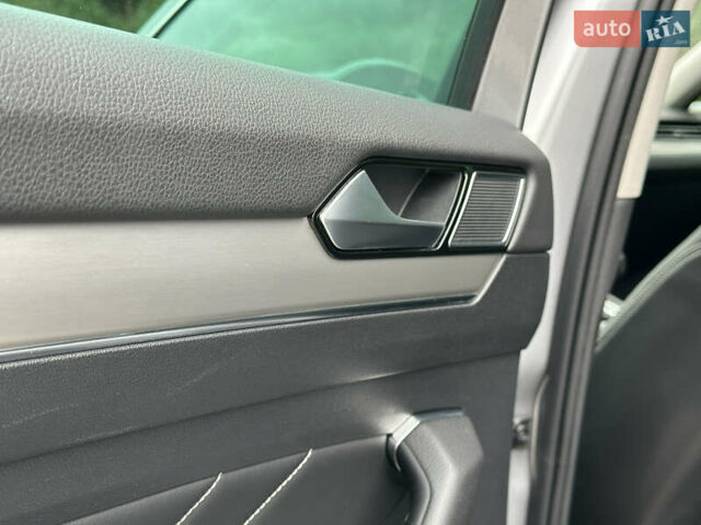 Серый Фольксваген Пассат, объемом двигателя 2 л и пробегом 181 тыс. км за 26699 $, фото 67 на Automoto.ua