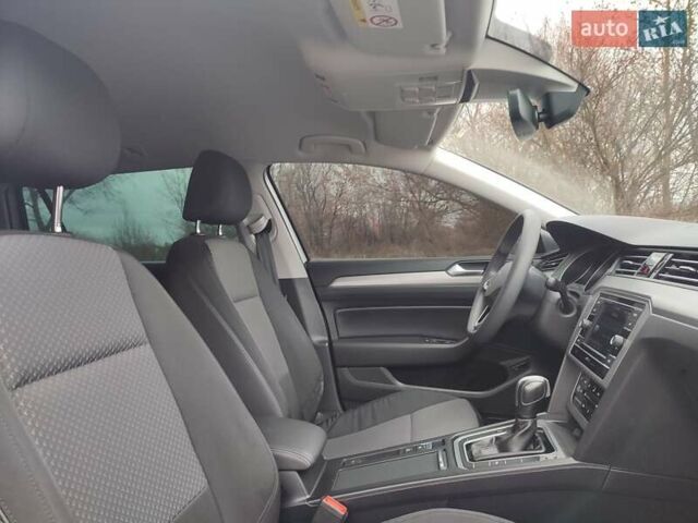 Серый Фольксваген Пассат, объемом двигателя 1.97 л и пробегом 210 тыс. км за 20000 $, фото 26 на Automoto.ua