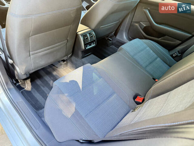 Сірий Фольксваген Пассат, об'ємом двигуна 1.4 л та пробігом 162 тис. км за 24999 $, фото 50 на Automoto.ua