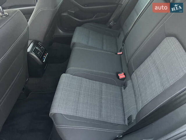 Серый Фольксваген Пассат, объемом двигателя 1.97 л и пробегом 195 тыс. км за 22500 $, фото 25 на Automoto.ua