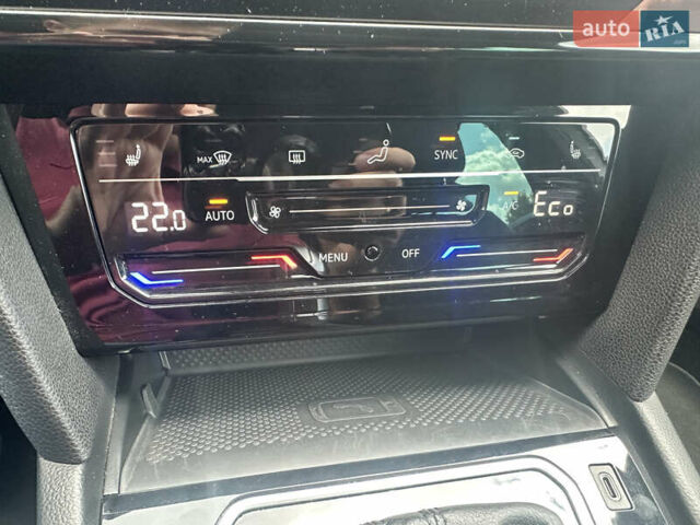 Сірий Фольксваген Пассат, об'ємом двигуна 1.4 л та пробігом 179 тис. км за 24990 $, фото 13 на Automoto.ua