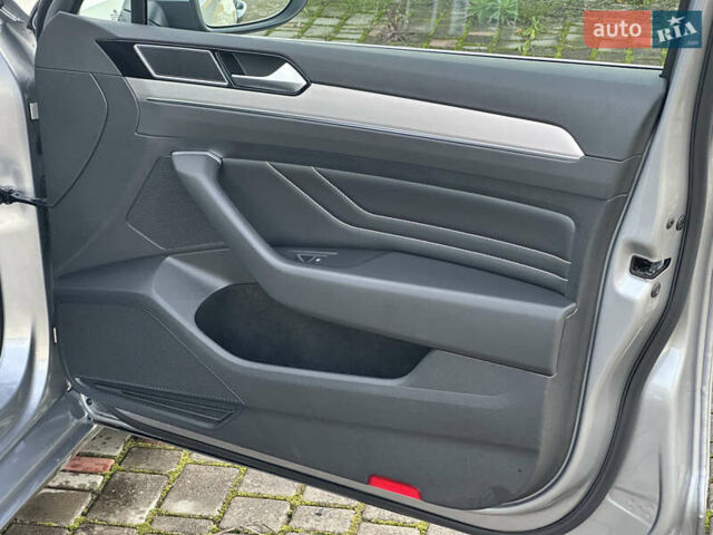 Сірий Фольксваген Пассат, об'ємом двигуна 1.97 л та пробігом 226 тис. км за 23999 $, фото 51 на Automoto.ua