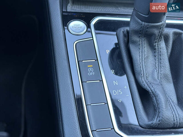 Серый Фольксваген Пассат, объемом двигателя 2 л и пробегом 208 тыс. км за 21999 $, фото 90 на Automoto.ua