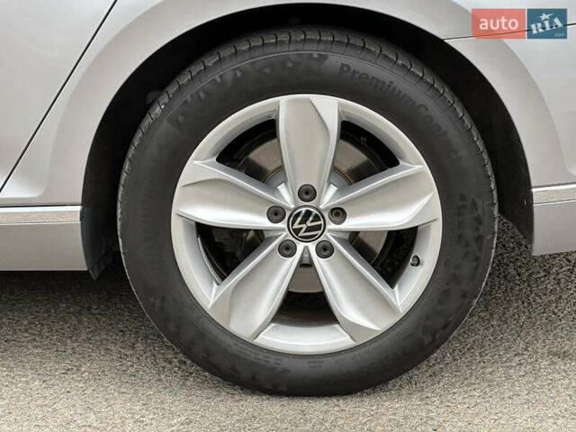 Серый Фольксваген Пассат, объемом двигателя 2 л и пробегом 181 тыс. км за 26699 $, фото 49 на Automoto.ua