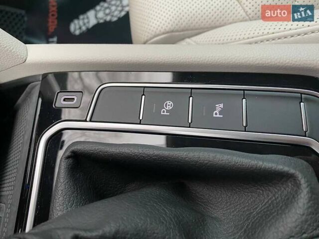 Серый Фольксваген Пассат, объемом двигателя 1.97 л и пробегом 156 тыс. км за 24300 $, фото 26 на Automoto.ua