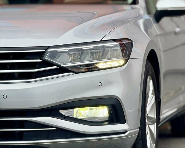 Серый Фольксваген Пассат, объемом двигателя 2 л и пробегом 220 тыс. км за 20500 $, фото 24 на Automoto.ua