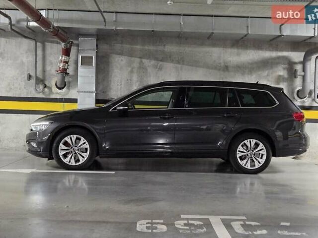 Сірий Фольксваген Пассат, об'ємом двигуна 2 л та пробігом 179 тис. км за 22990 $, фото 58 на Automoto.ua