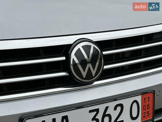 Серый Фольксваген Пассат, объемом двигателя 2 л и пробегом 181 тыс. км за 26699 $, фото 28 на Automoto.ua