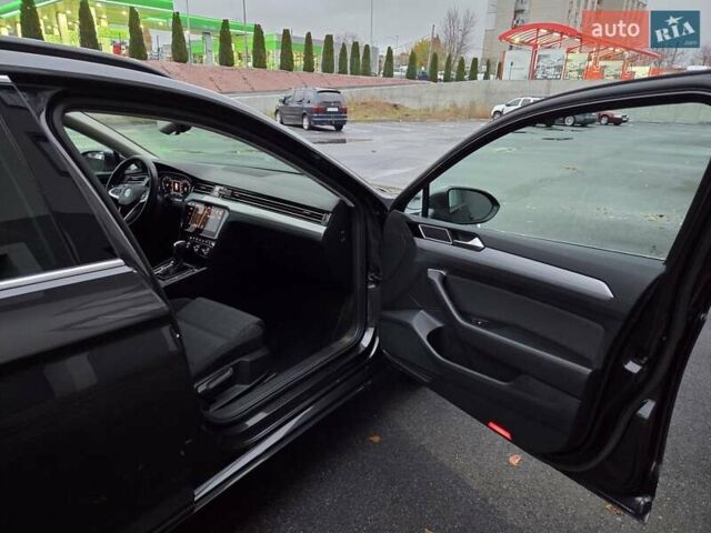 Сірий Фольксваген Пассат, об'ємом двигуна 2 л та пробігом 179 тис. км за 22990 $, фото 147 на Automoto.ua