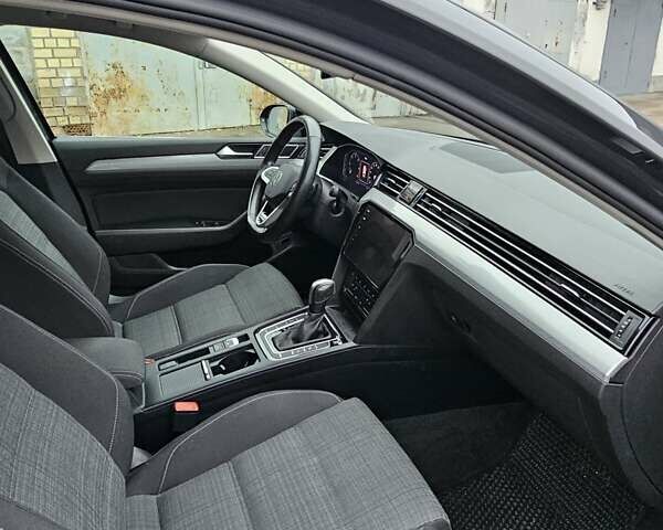 Серый Фольксваген Пассат, объемом двигателя 1.97 л и пробегом 220 тыс. км за 18500 $, фото 30 на Automoto.ua