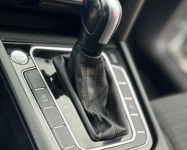 Серый Фольксваген Пассат, объемом двигателя 2 л и пробегом 220 тыс. км за 20500 $, фото 60 на Automoto.ua