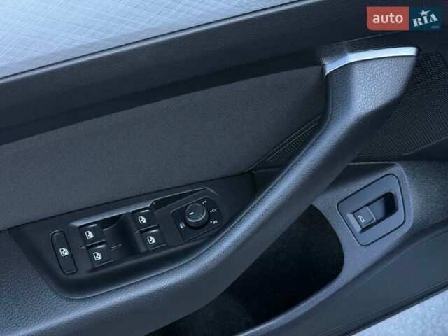 Серый Фольксваген Пассат, объемом двигателя 1.97 л и пробегом 179 тыс. км за 20900 $, фото 17 на Automoto.ua