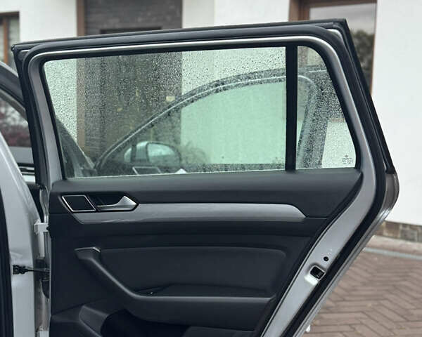 Фольксваген Пассат 2021 в Стрые на Automoto.ua Серый Фольксваген Пассат, объемом двигателя 1.97 л и пробегом 190 тыс. км за 19999 $, фото 42 на Automoto.ua