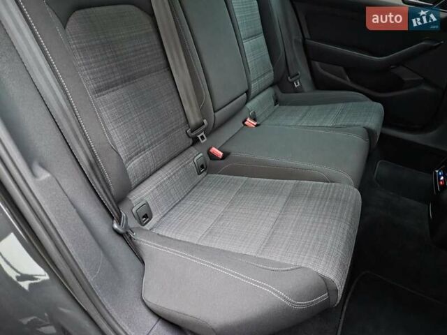 Сірий Фольксваген Пассат, об'ємом двигуна 2 л та пробігом 179 тис. км за 22990 $, фото 156 на Automoto.ua