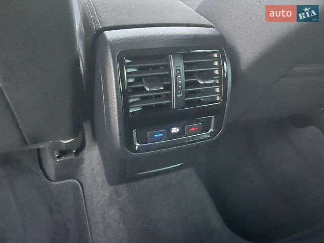 Серый Фольксваген Пассат, объемом двигателя 1.97 л и пробегом 195 тыс. км за 22500 $, фото 26 на Automoto.ua