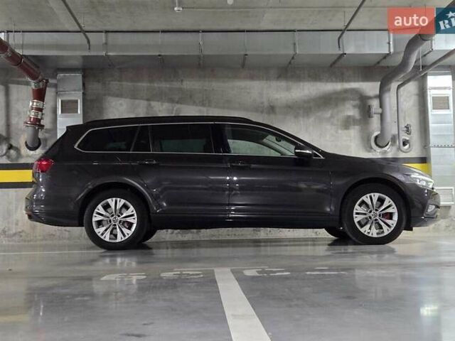 Сірий Фольксваген Пассат, об'ємом двигуна 2 л та пробігом 179 тис. км за 22990 $, фото 9 на Automoto.ua