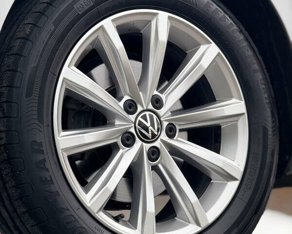 Серый Фольксваген Пассат, объемом двигателя 2 л и пробегом 220 тыс. км за 20500 $, фото 49 на Automoto.ua