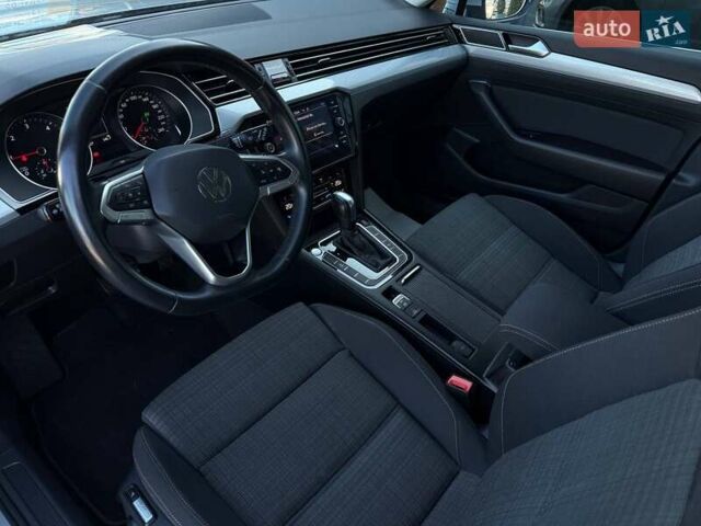 Серый Фольксваген Пассат, объемом двигателя 1.97 л и пробегом 179 тыс. км за 20900 $, фото 24 на Automoto.ua