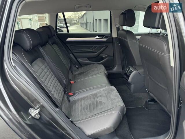 Серый Фольксваген Пассат, объемом двигателя 1.97 л и пробегом 243 тыс. км за 21500 $, фото 68 на Automoto.ua