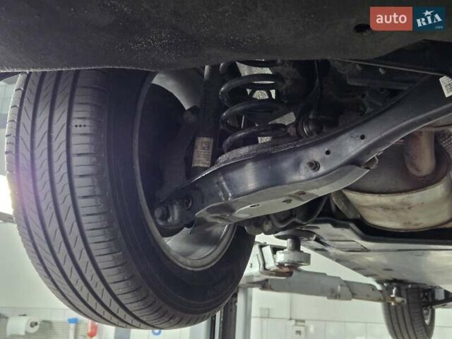 Сірий Фольксваген Пассат, об'ємом двигуна 2 л та пробігом 179 тис. км за 22990 $, фото 81 на Automoto.ua