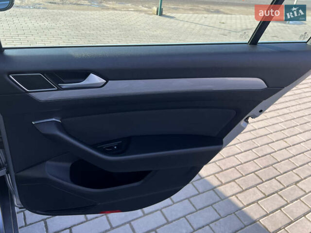 Серый Фольксваген Пассат, объемом двигателя 2 л и пробегом 235 тыс. км за 20658 $, фото 22 на Automoto.ua