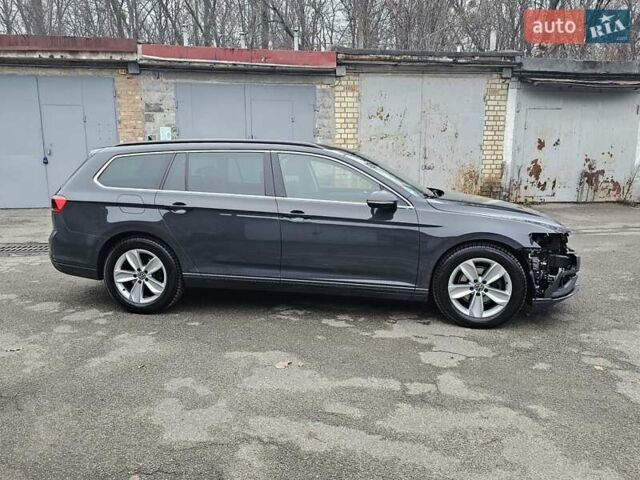 Серый Фольксваген Пассат, объемом двигателя 1.97 л и пробегом 220 тыс. км за 18500 $, фото 14 на Automoto.ua