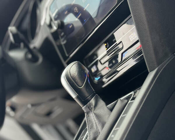 Серый Фольксваген Пассат, объемом двигателя 2 л и пробегом 220 тыс. км за 20500 $, фото 82 на Automoto.ua