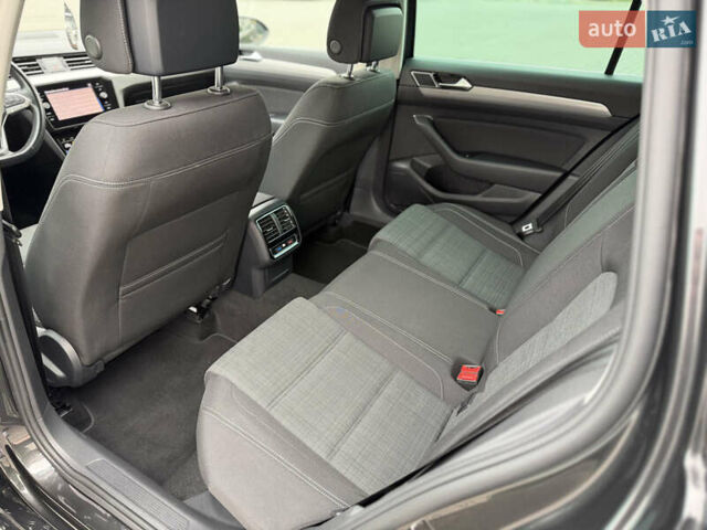 Сірий Фольксваген Пассат, об'ємом двигуна 2 л та пробігом 220 тис. км за 23975 $, фото 31 на Automoto.ua