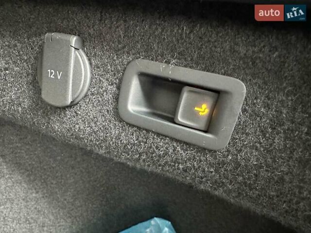 Серый Фольксваген Пассат, объемом двигателя 2 л и пробегом 219 тыс. км за 24308 $, фото 20 на Automoto.ua