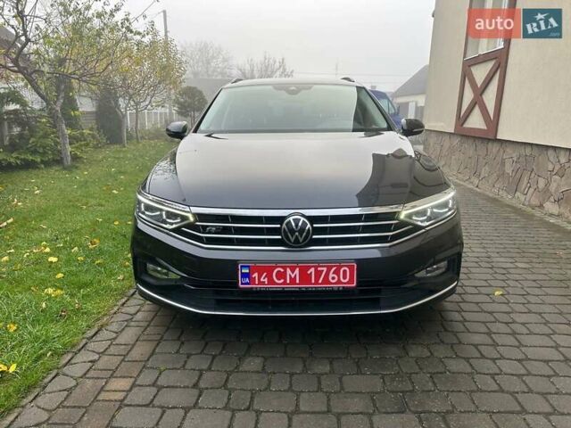 Серый Фольксваген Пассат, объемом двигателя 2 л и пробегом 219 тыс. км за 24308 $, фото 1 на Automoto.ua