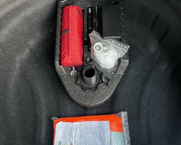 Серый Фольксваген Пассат, объемом двигателя 1.97 л и пробегом 180 тыс. км за 24999 $, фото 24 на Automoto.ua