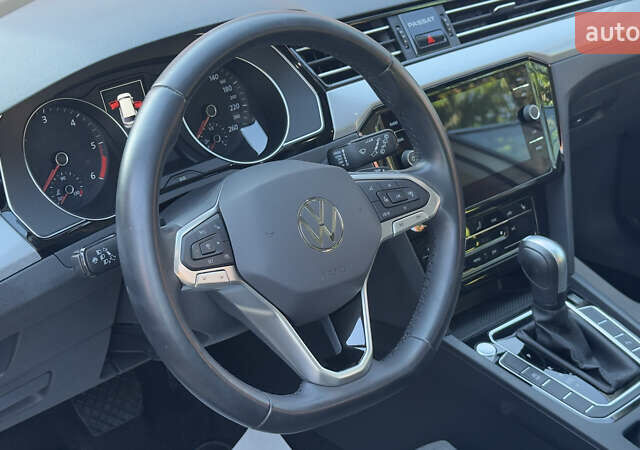 Серый Фольксваген Пассат, объемом двигателя 1.97 л и пробегом 175 тыс. км за 22741 $, фото 28 на Automoto.ua