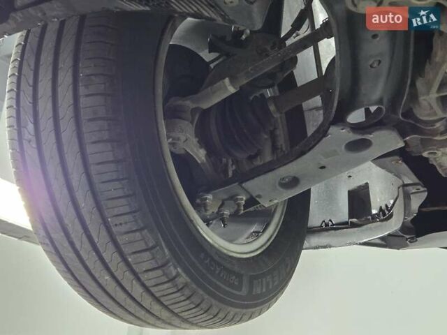 Сірий Фольксваген Пассат, об'ємом двигуна 2 л та пробігом 179 тис. км за 22990 $, фото 83 на Automoto.ua