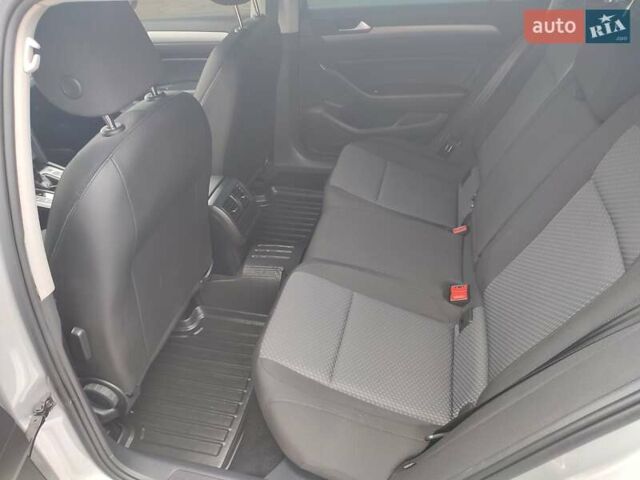 Серый Фольксваген Пассат, объемом двигателя 1.97 л и пробегом 210 тыс. км за 20000 $, фото 40 на Automoto.ua