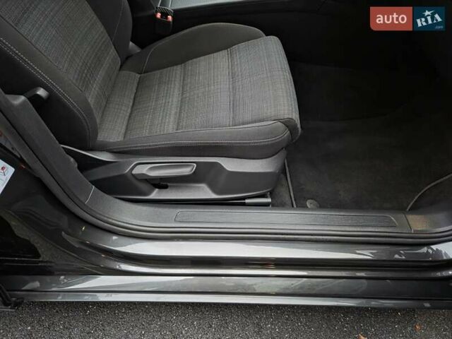 Сірий Фольксваген Пассат, об'ємом двигуна 2 л та пробігом 179 тис. км за 22990 $, фото 144 на Automoto.ua