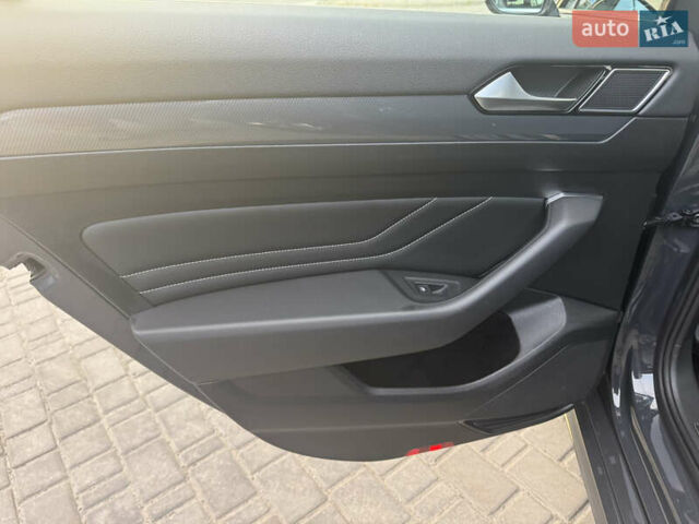 Серый Фольксваген Пассат, объемом двигателя 2 л и пробегом 208 тыс. км за 22700 $, фото 30 на Automoto.ua