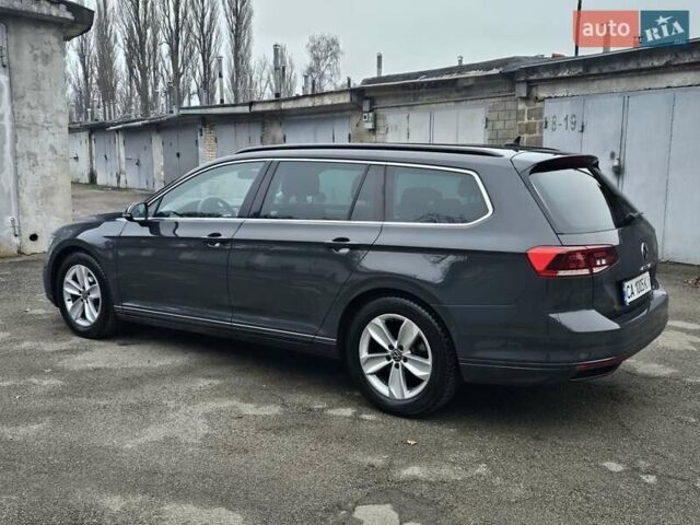 Серый Фольксваген Пассат, объемом двигателя 1.97 л и пробегом 220 тыс. км за 18500 $, фото 6 на Automoto.ua
