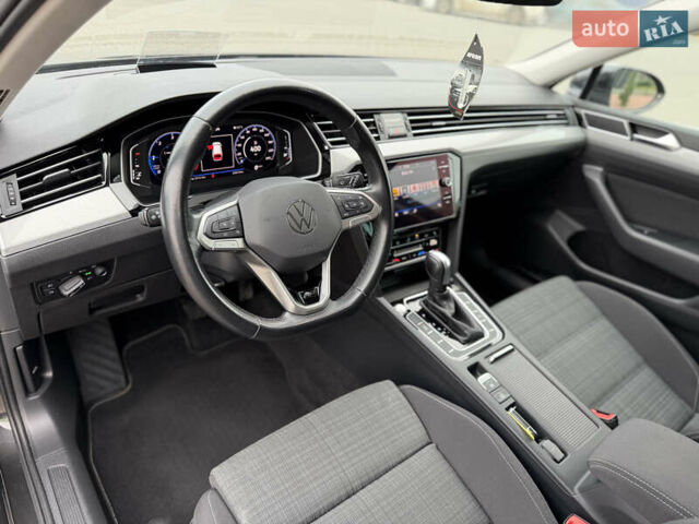 Сірий Фольксваген Пассат, об'ємом двигуна 2 л та пробігом 220 тис. км за 23975 $, фото 17 на Automoto.ua