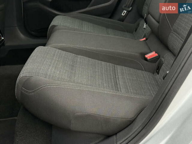 Сірий Фольксваген Пассат, об'ємом двигуна 2 л та пробігом 191 тис. км за 19777 $, фото 74 на Automoto.ua