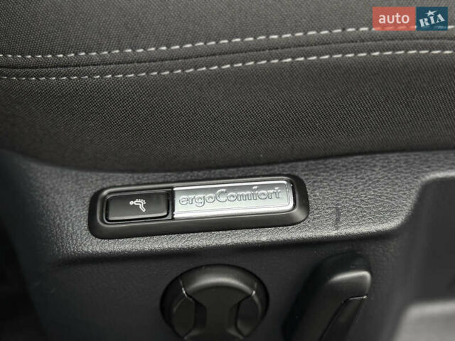 Сірий Фольксваген Пассат, об'ємом двигуна 2 л та пробігом 191 тис. км за 19777 $, фото 67 на Automoto.ua