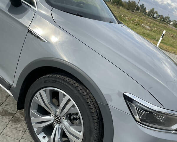 Серый Фольксваген Пассат, объемом двигателя 1.97 л и пробегом 214 тыс. км за 28500 $, фото 4 на Automoto.ua