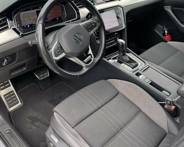 Серый Фольксваген Пассат, объемом двигателя 1.97 л и пробегом 214 тыс. км за 28500 $, фото 27 на Automoto.ua