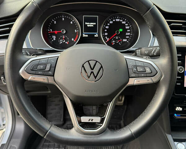 Серый Фольксваген Пассат, объемом двигателя 1.97 л и пробегом 30 тыс. км за 33499 $, фото 13 на Automoto.ua