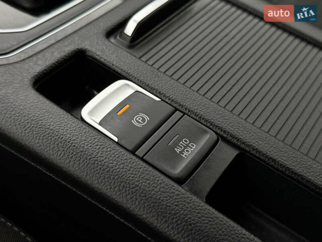 Сірий Фольксваген Пассат, об'ємом двигуна 2 л та пробігом 191 тис. км за 19777 $, фото 99 на Automoto.ua