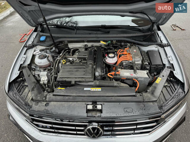 Серый Фольксваген Пассат, объемом двигателя 1.4 л и пробегом 52 тыс. км за 25000 $, фото 16 на Automoto.ua
