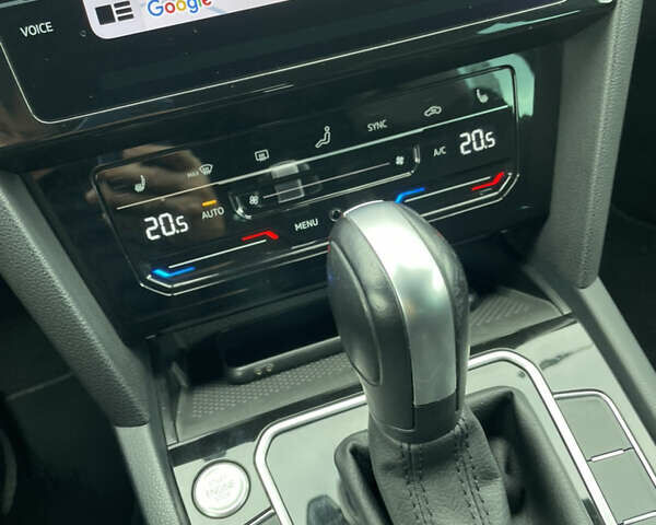 Серый Фольксваген Пассат, объемом двигателя 1.97 л и пробегом 214 тыс. км за 28500 $, фото 26 на Automoto.ua