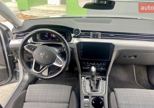 Серый Фольксваген Пассат, объемом двигателя 1.97 л и пробегом 182 тыс. км за 25999 $, фото 16 на Automoto.ua