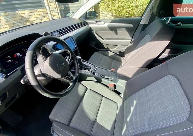 Серый Фольксваген Пассат, объемом двигателя 1.97 л и пробегом 182 тыс. км за 25999 $, фото 22 на Automoto.ua