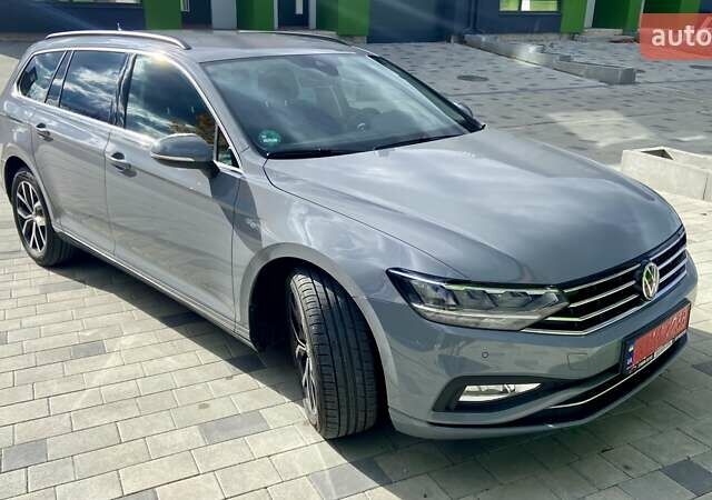 Серый Фольксваген Пассат, объемом двигателя 1.97 л и пробегом 182 тыс. км за 25999 $, фото 6 на Automoto.ua