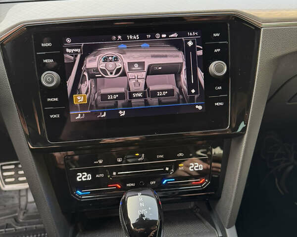 Серый Фольксваген Пассат, объемом двигателя 1.97 л и пробегом 30 тыс. км за 33499 $, фото 17 на Automoto.ua